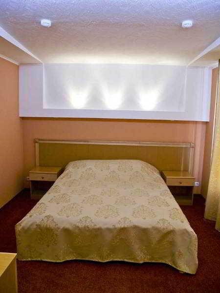 Optima Deluxe Kryvyi Rih Hotel Exterior photo